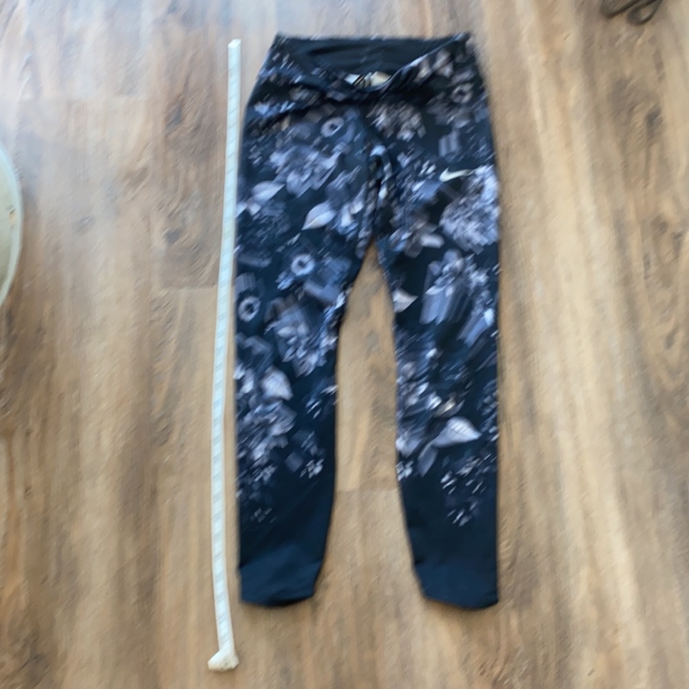 Nike Dri-Fit leggings, size small - Picture 4 of 7